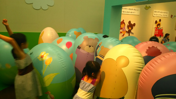 京都高島屋。室内で遊ぶ！くまの学校「ジャッキーとルルロロの夏休み」イベント
