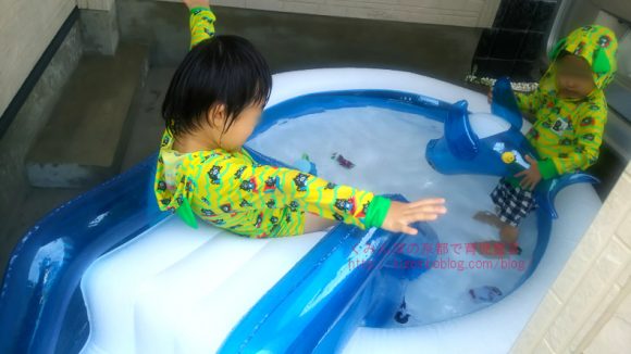レビュー 子供用 滑り台 シャワーつき家庭用ビニールプールが なかなかよかったのでおすすめ くみんぼの京都で育児宣言
